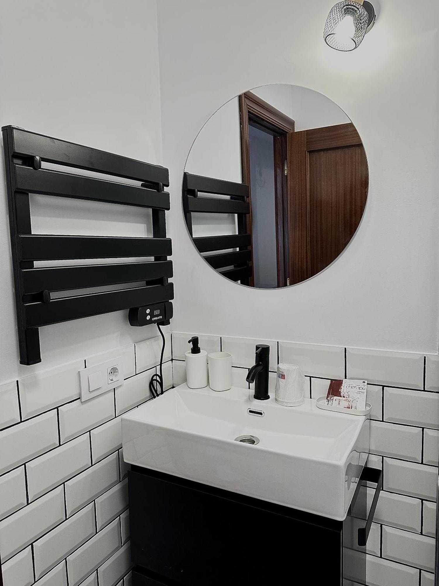 Apartamentos Val De Комильяс Экстерьер фото