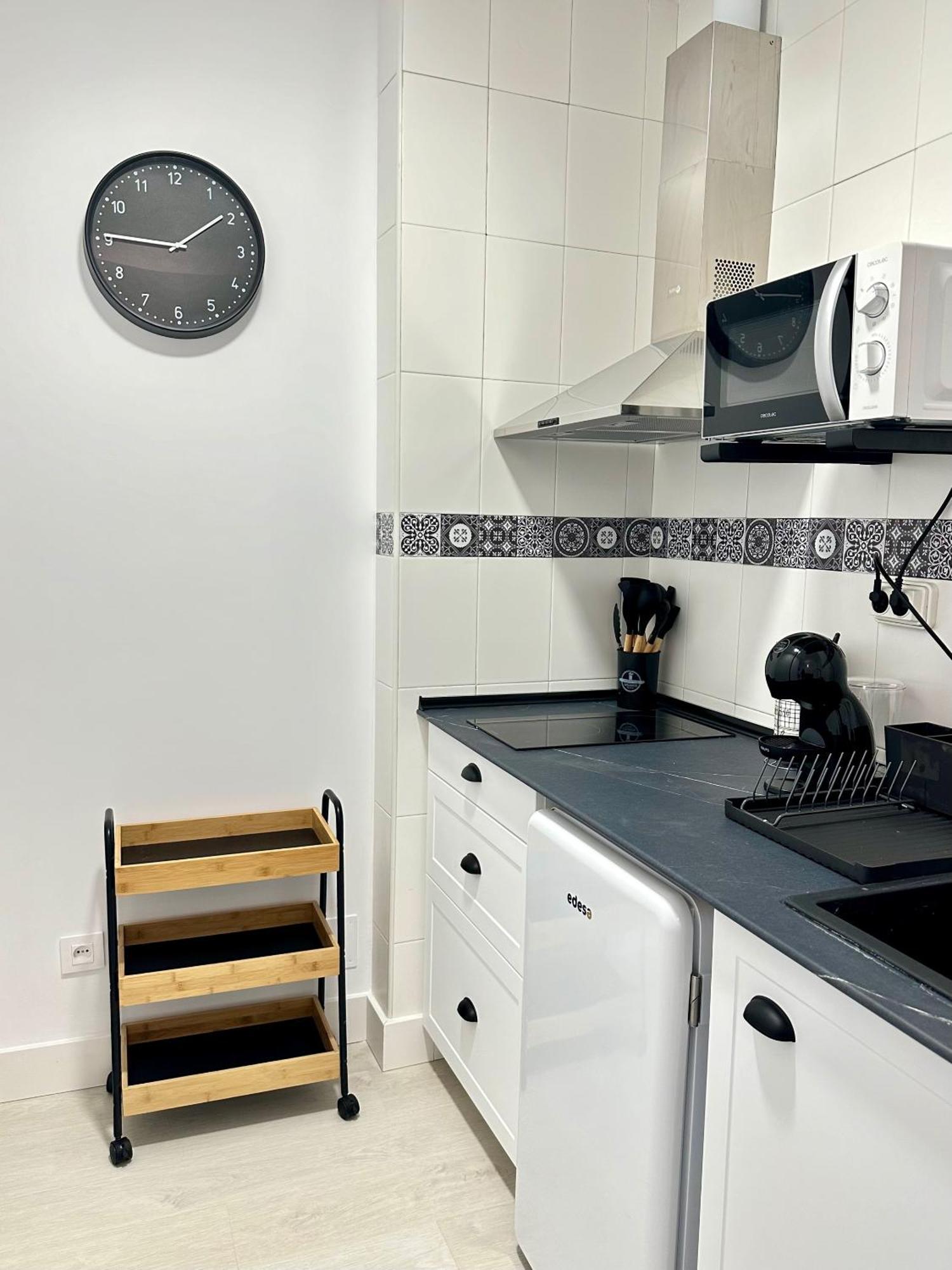 Apartamentos Val De Комильяс Экстерьер фото