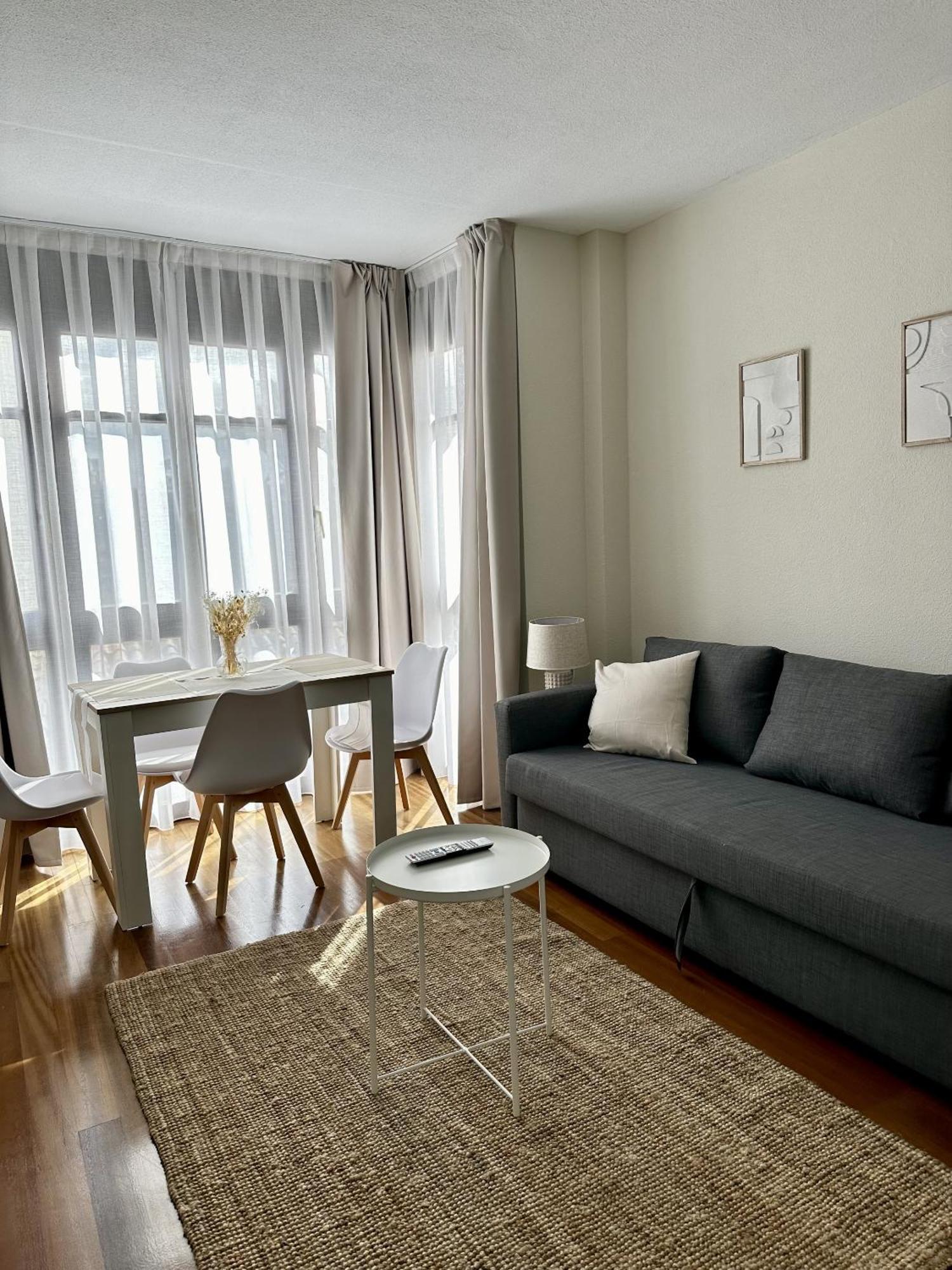 Apartamentos Val De Комильяс Экстерьер фото